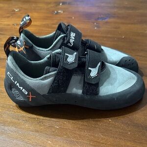 rave Gray and Black ClimbX Athletic Climbing Shoes